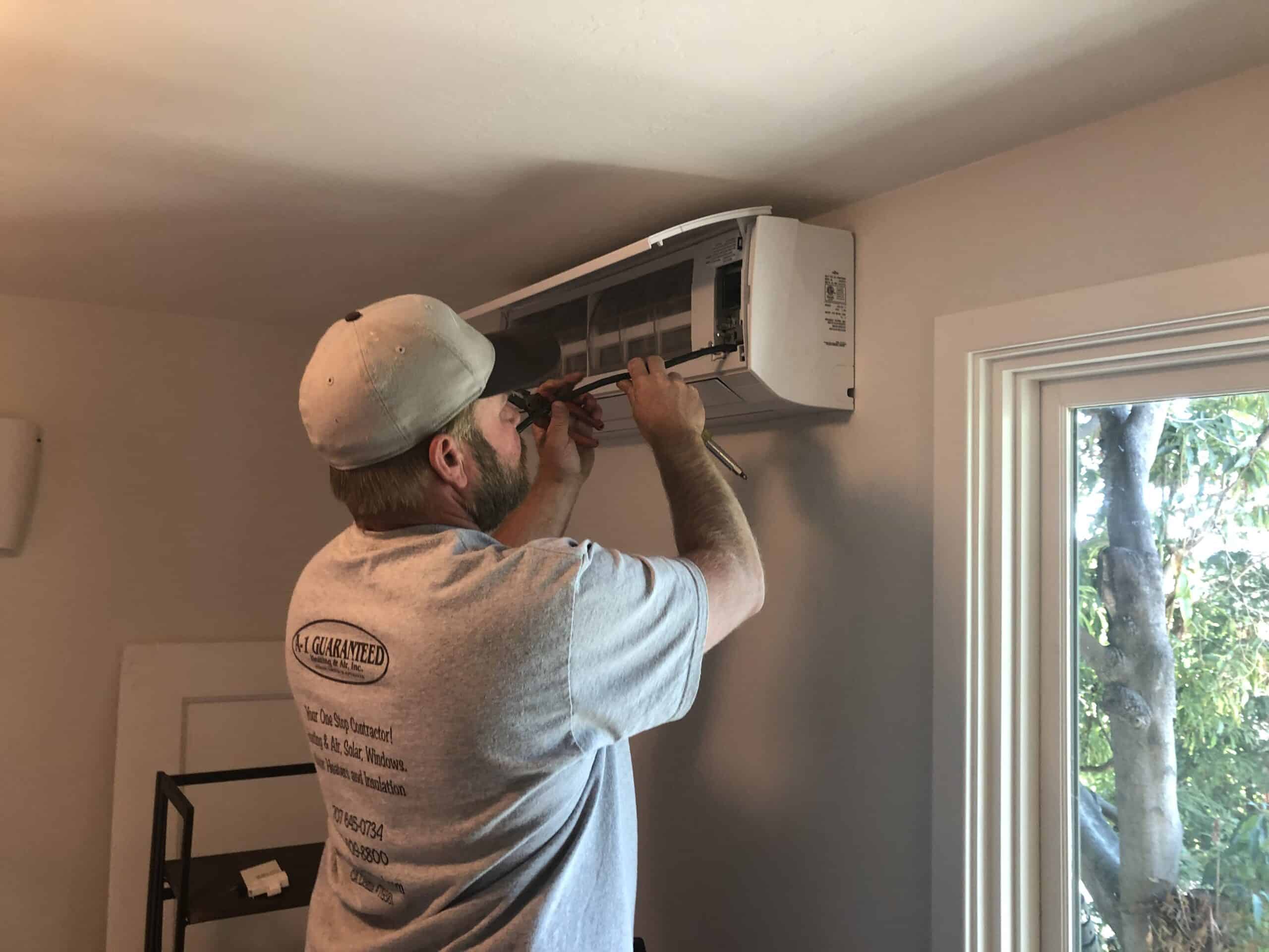 How to Claim the $2,000 Heat Pump Tax Credit Before It Expires blog header image
