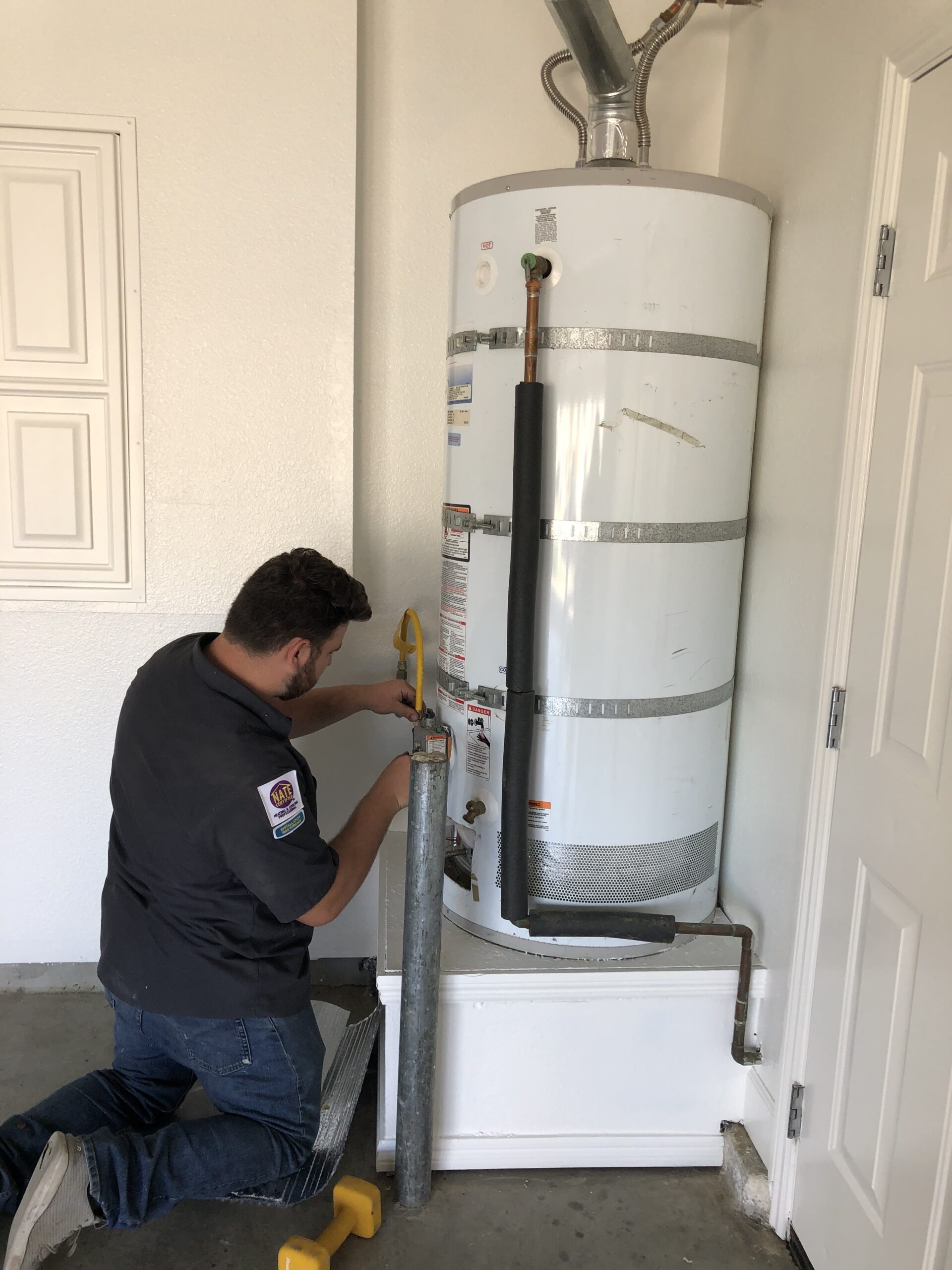 hot water heater reaplcement adn servies service page header image